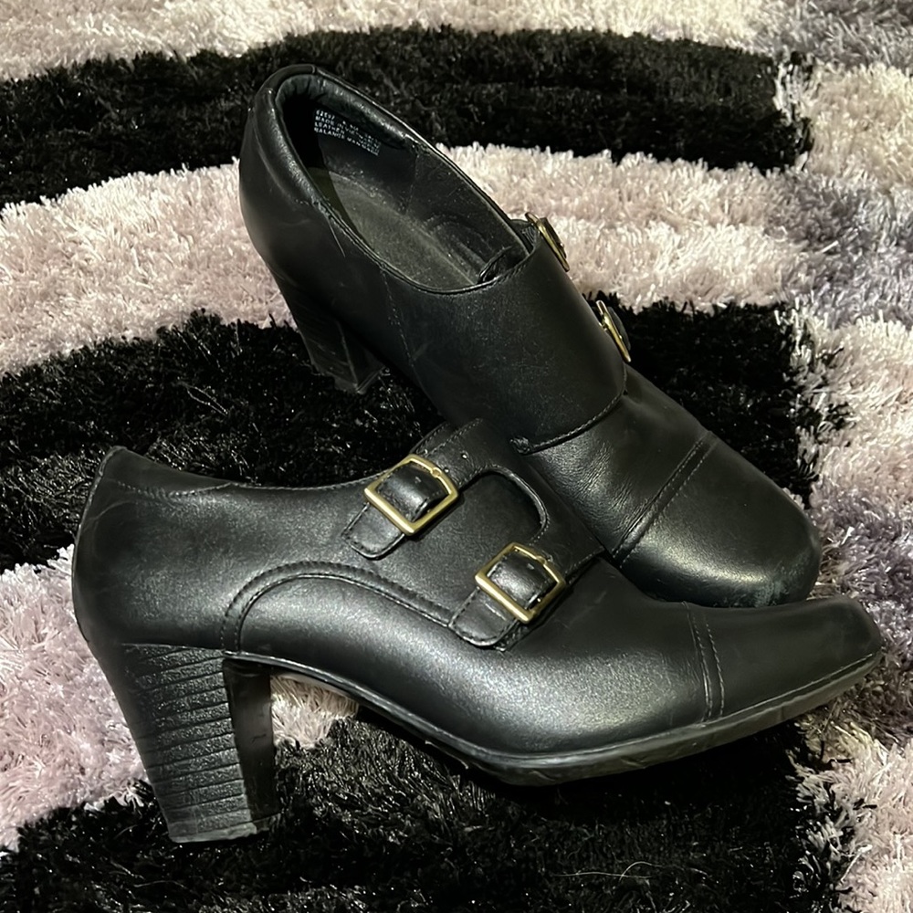 Leather shoes